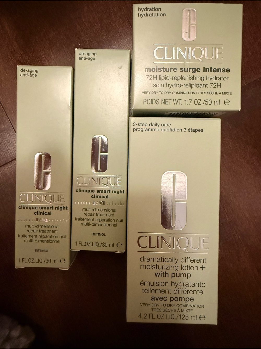 Clinique Gold/Tan Skincare Set – Moisturizer & Night Repair